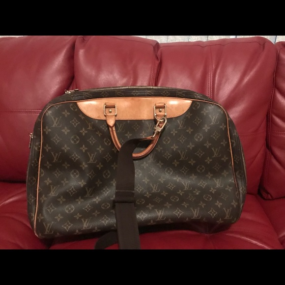 Louis Vuitton Travel Bag - Picture 4 of 8